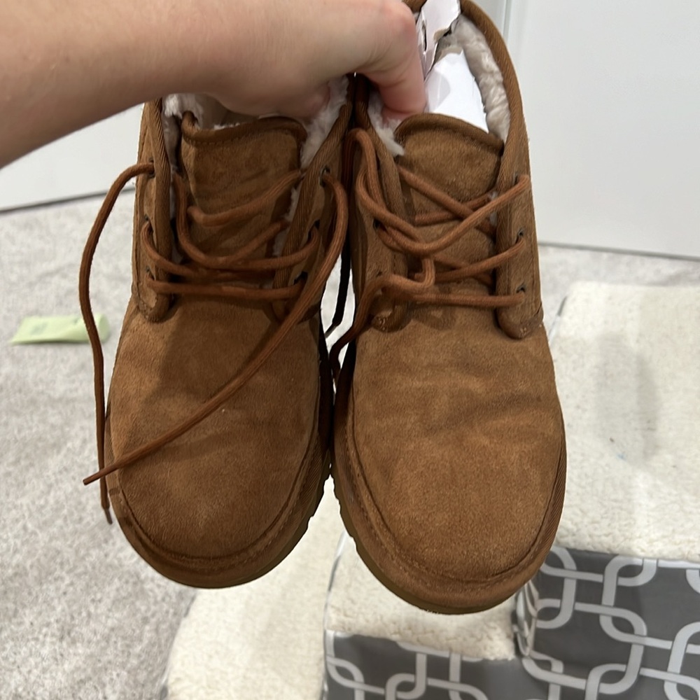 Men’s neumal shoe